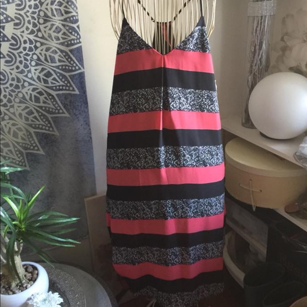 NWT flowy hi low dress